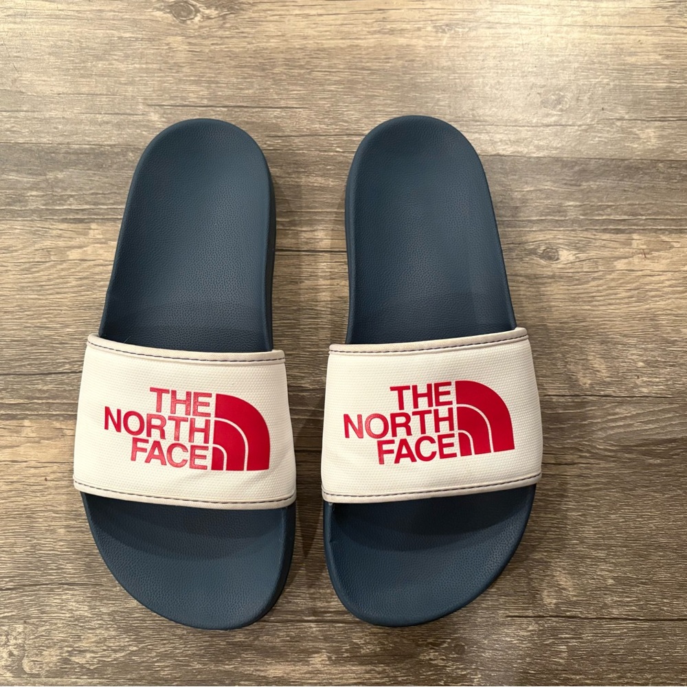 The North Face Women’s Bade Camp III Slides - Size 9 🔴⚪️🔵